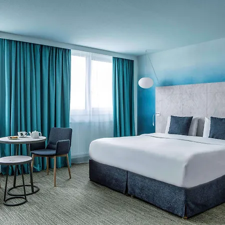 Mercure Le Port 4*