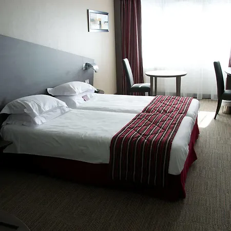 Hotel Mercure Le Port 4*