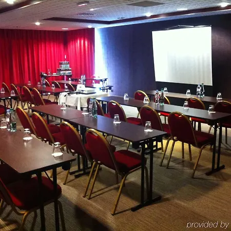 Hotel Mercure Le Port 4*